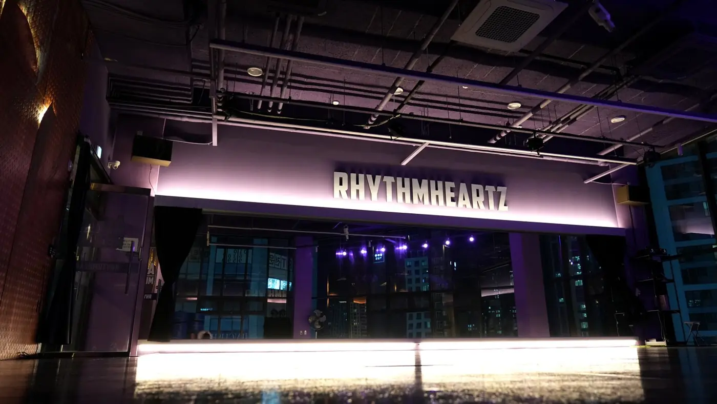 검단점 RHYTHMHEARTZ 사인 연습실